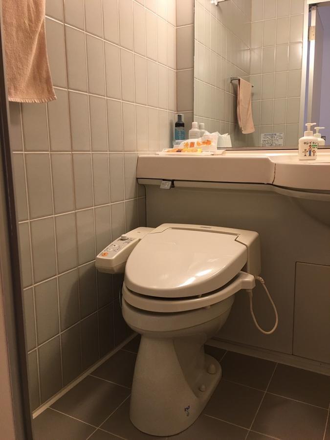 Single Room with Bath - Non-Smoking