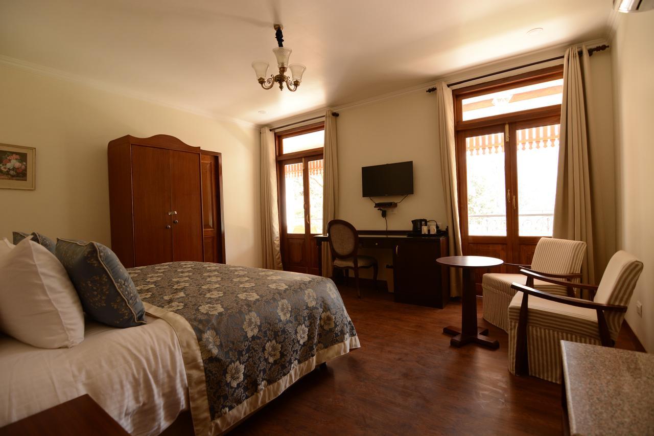 Regent Room