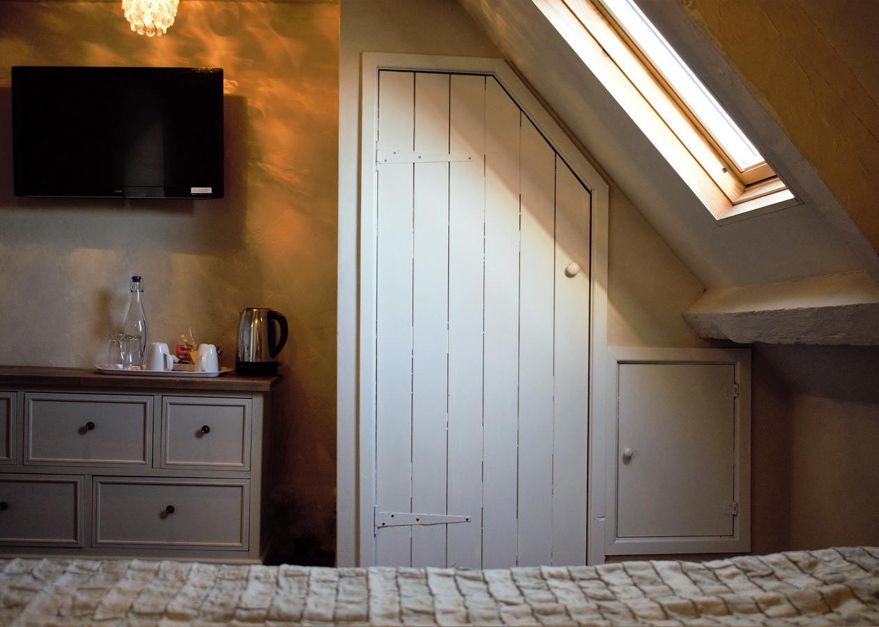 Bagatelle (Small Double) - Fourth Floor