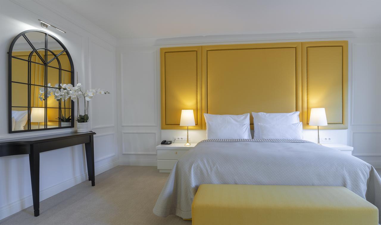 Doppel-/Zweibettzimmer mit Stadtblick