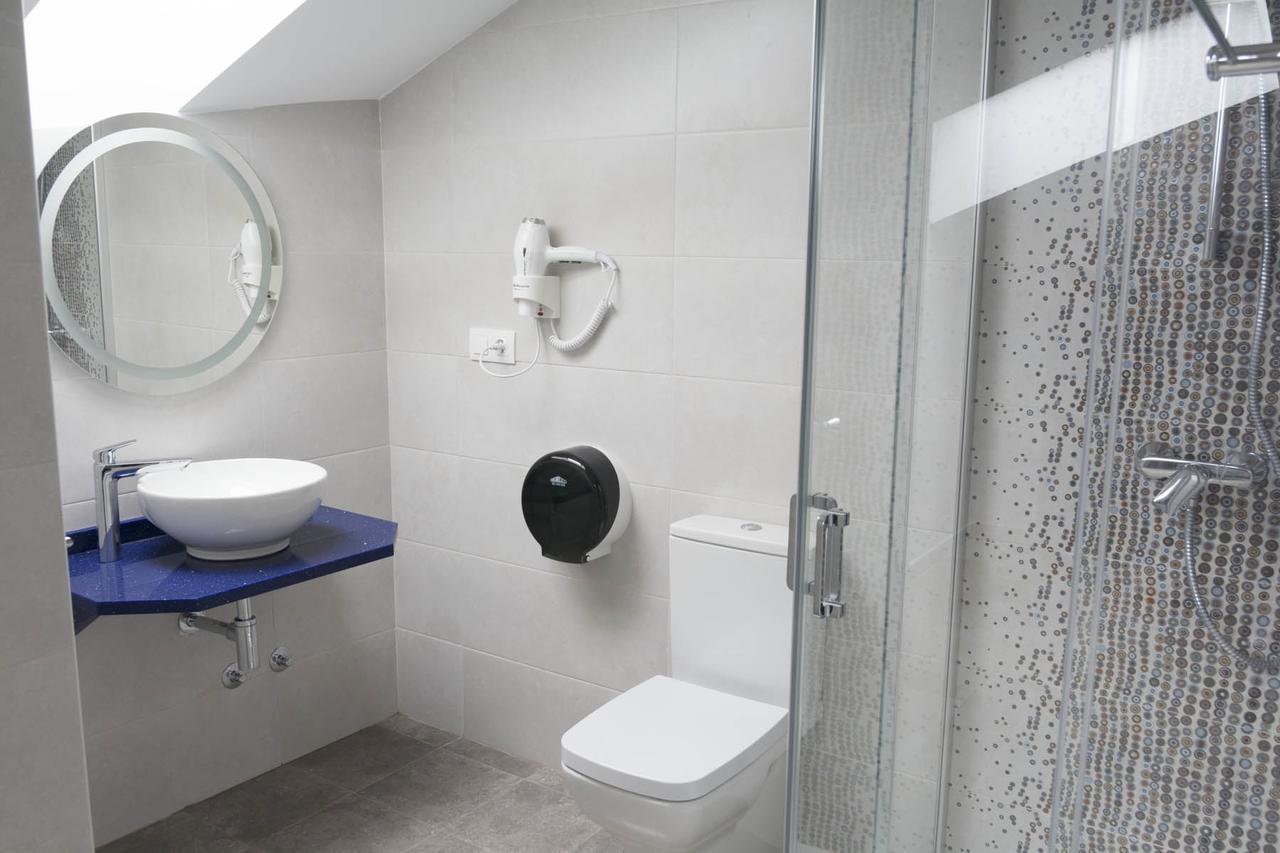 Twin Room with Bathroom