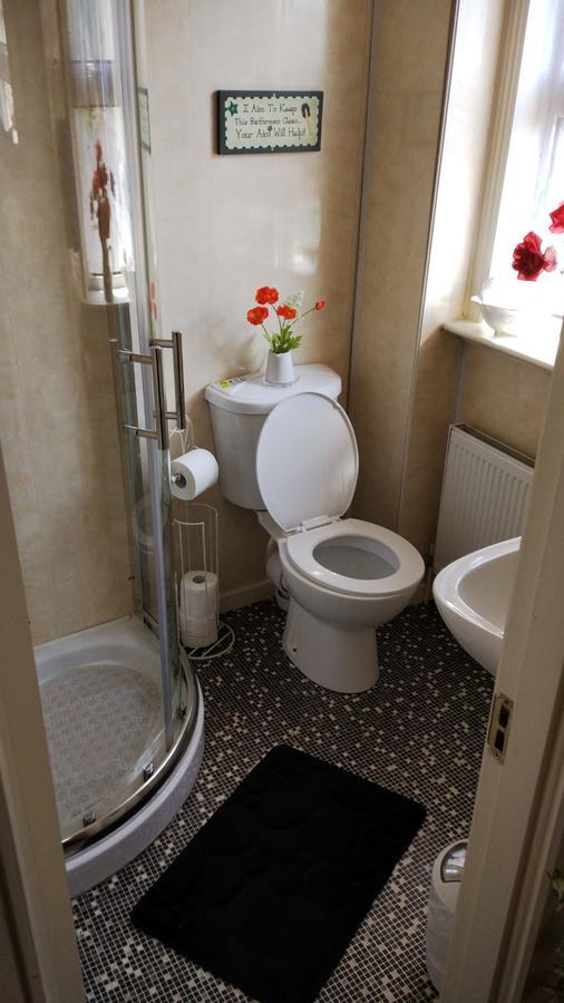 Double or Twin Room with Private Bathroom