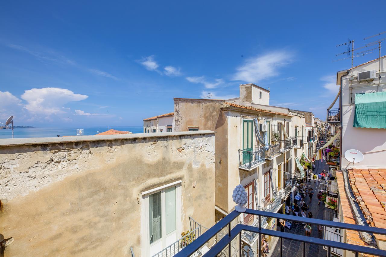 Classic Triple Room with   Partial Sea View