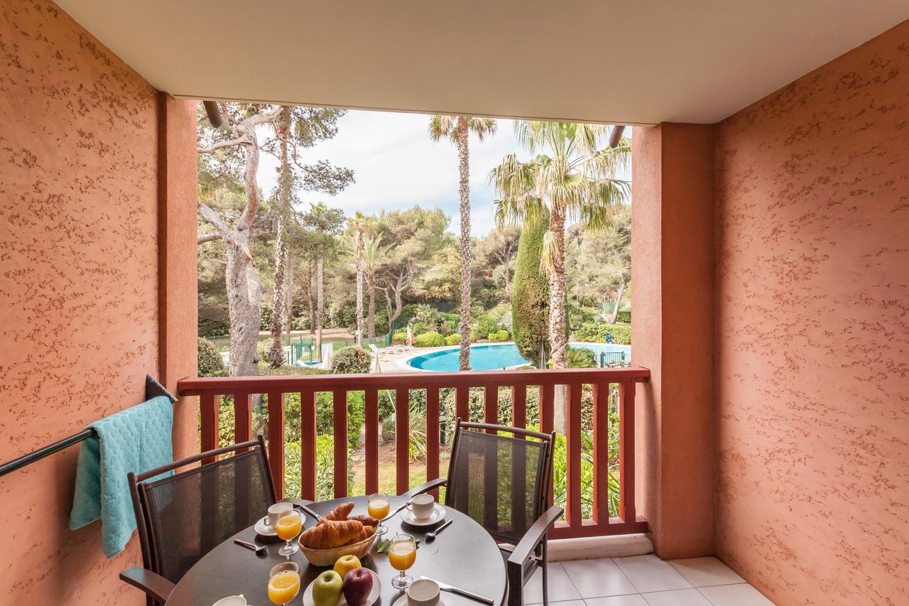 Studio with Sleeping Alcove and Terrace or Balcony (4 People) - Garden View