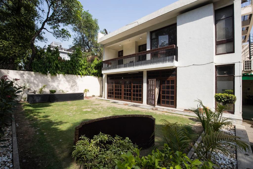 Villa with Garden View