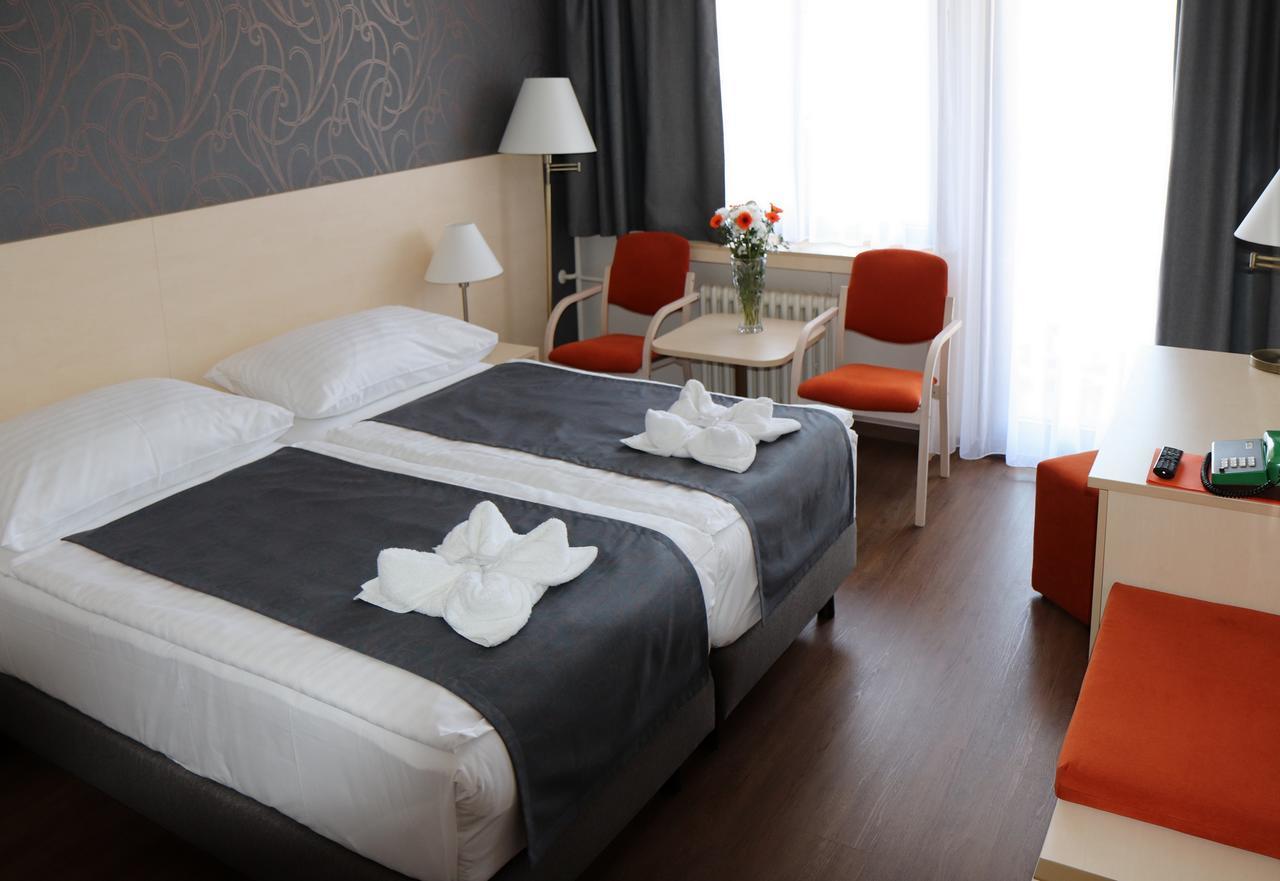 Triple Room,833431451:JPEG