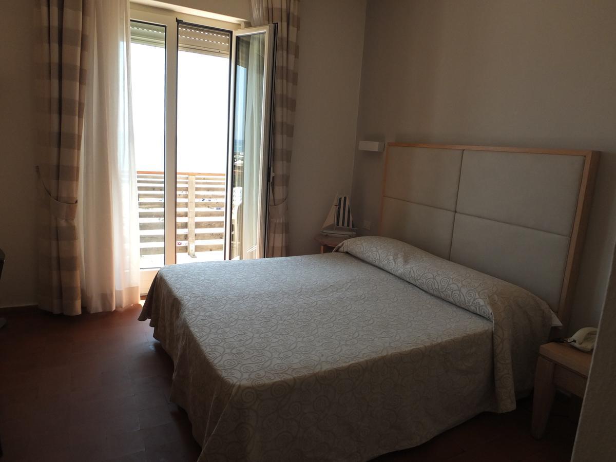 Triple Room with Balcony and Sea View
