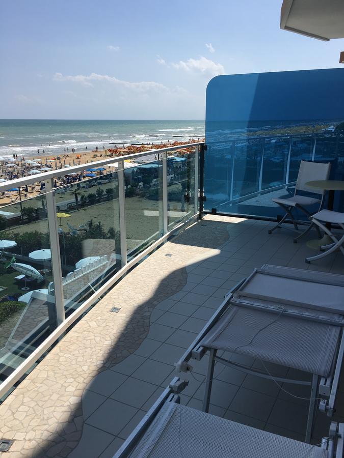 Superior Double Room with Frontal Sea View