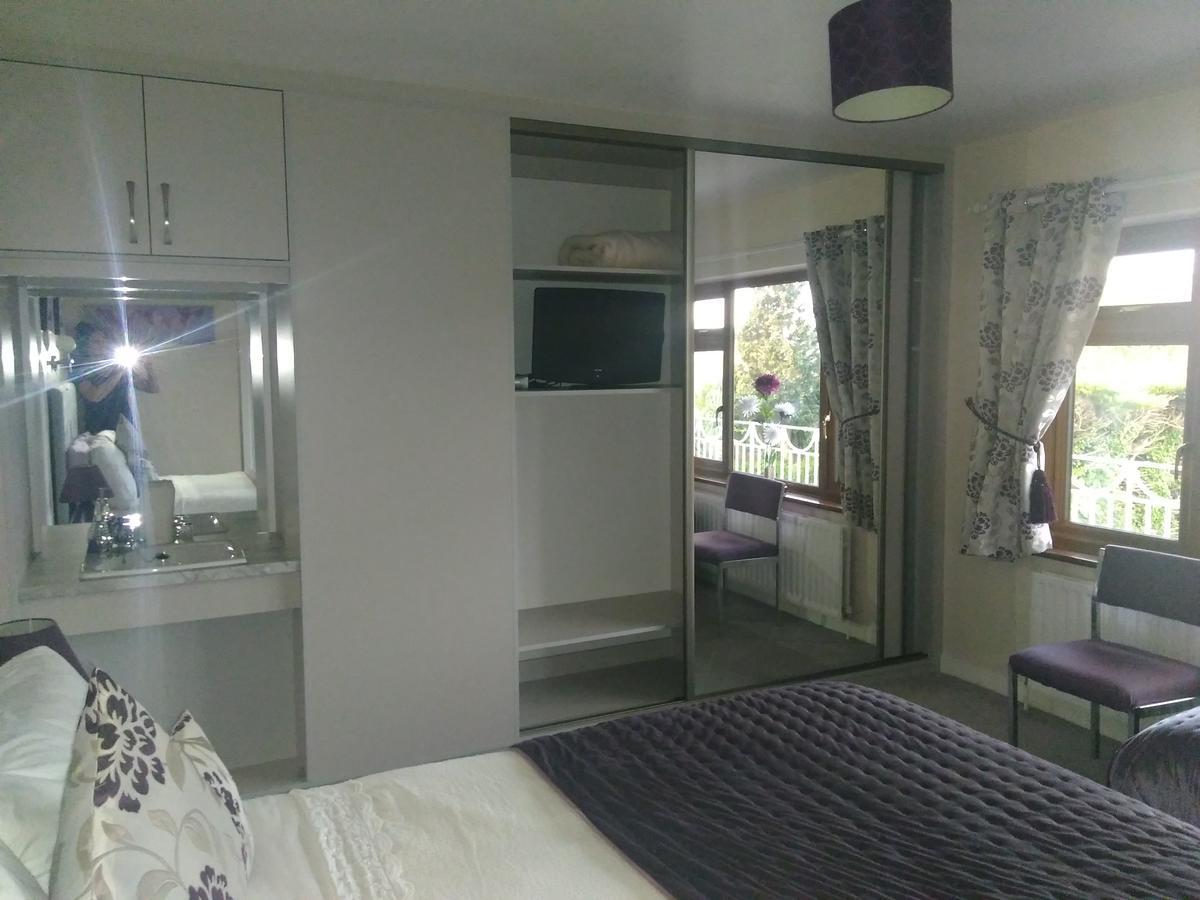 Family Room (2 Adults + 1 Child)