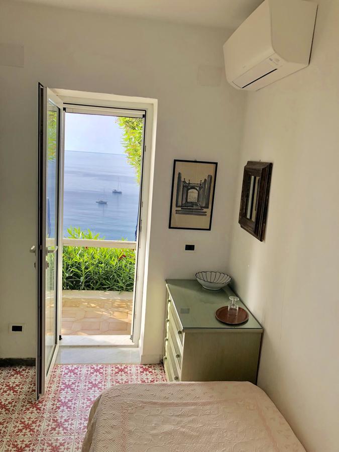 Single Room with Terrace and Sea View
