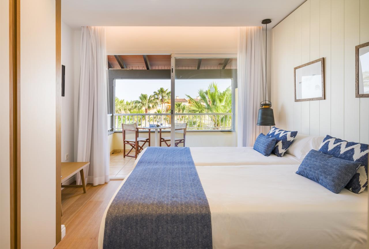 Deluxe Suite with Sea View,665291172:JPEG