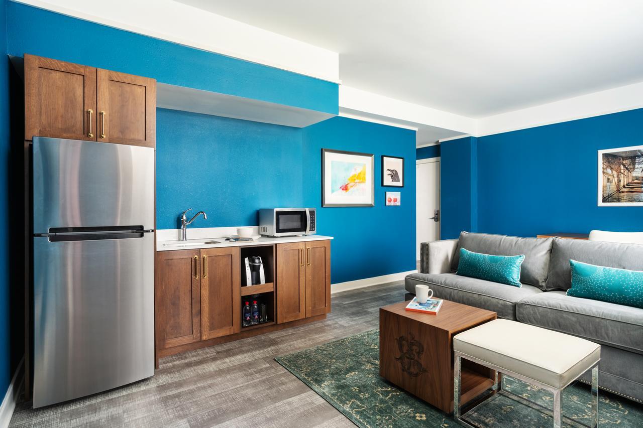 Homey King Suite