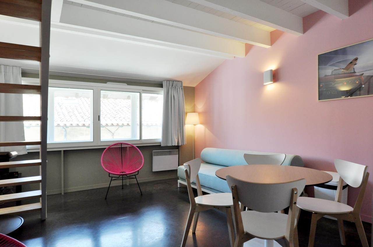 Large Duplex Apartment,665394729:JPEG