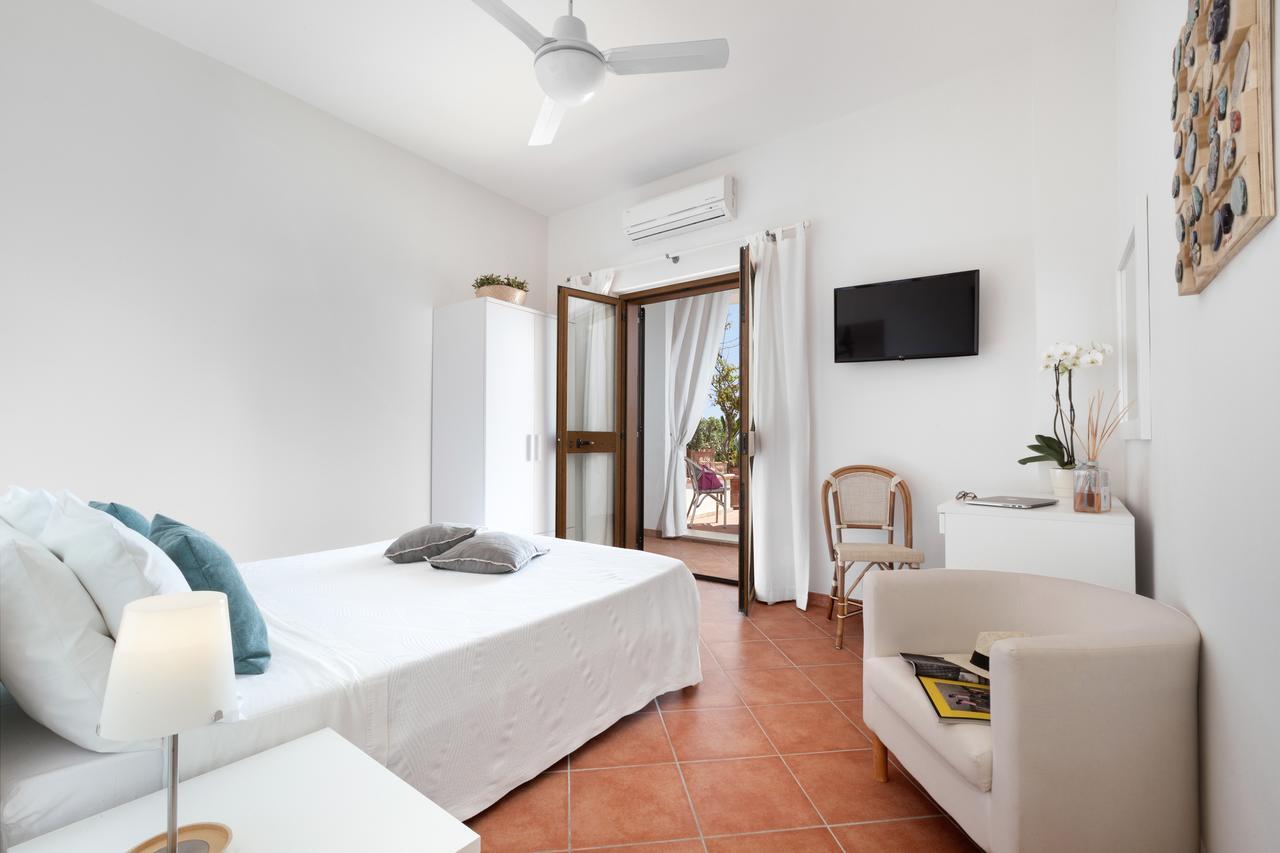 Classic Double Room with shared Terrace and Sea View