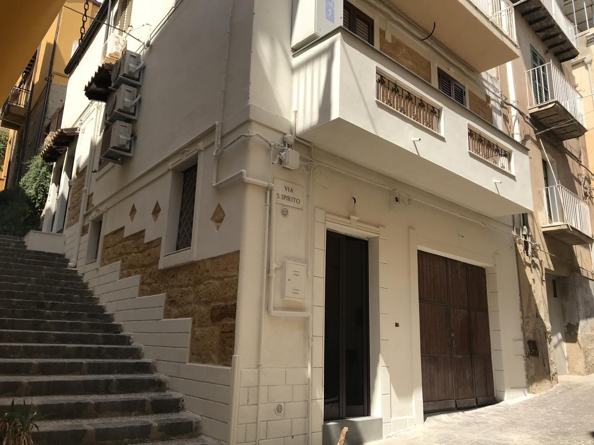 Deluxe Double or Twin Room with Balcony
