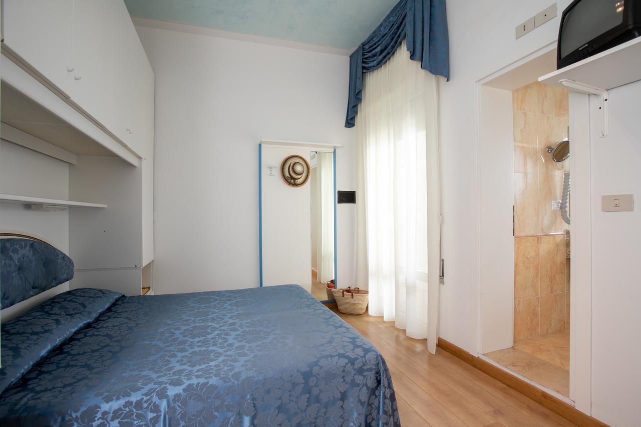 Triple Room with Sea View