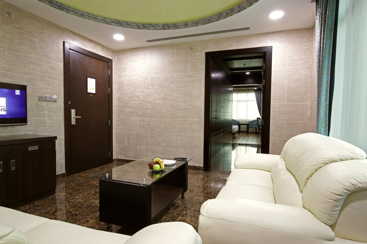 Lotus Suite with City View