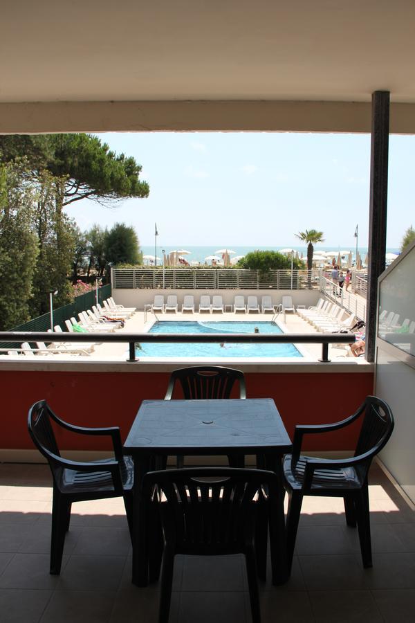One-Bedroom Apartment Sea View