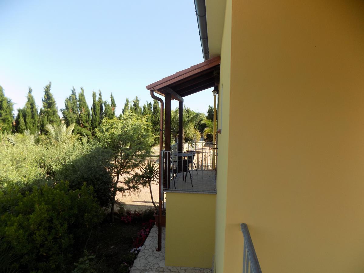 One-Bedroom Apartment,1603743525:JPEG