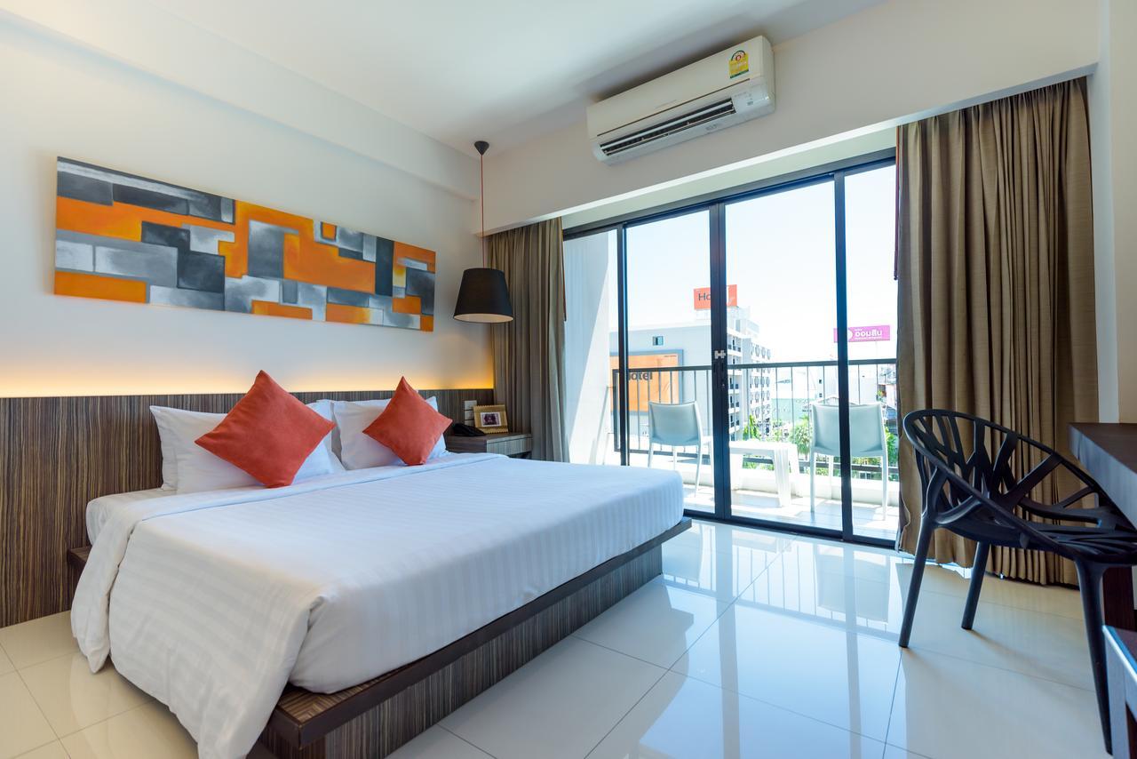 Deluxe City View King Room