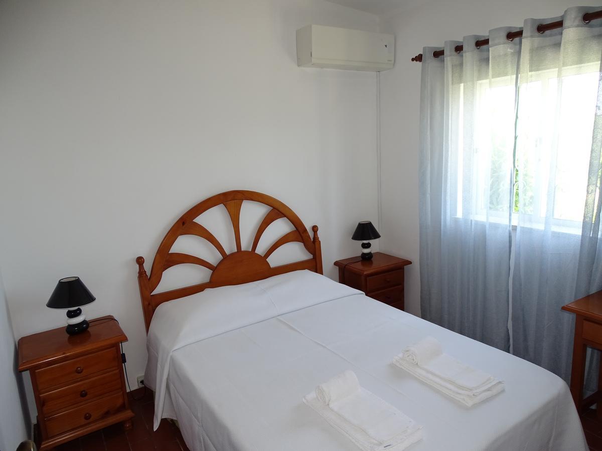 Two-Bedroom House,666346917:JPEG