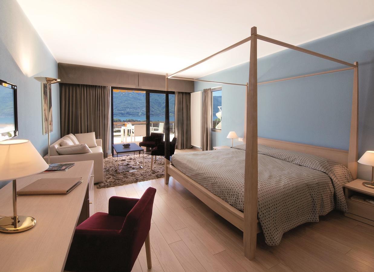 Apartment with Terrace and Lake View