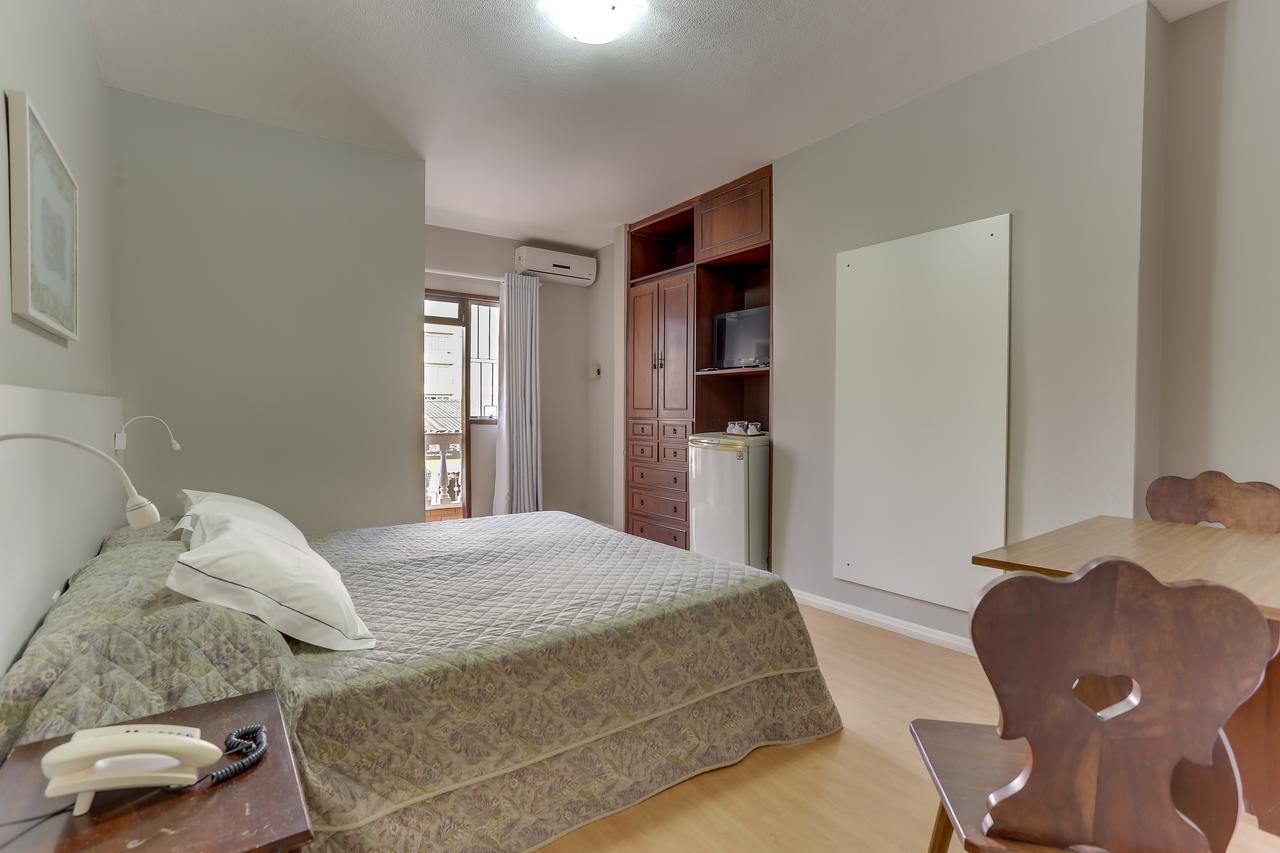 Habitación Doble de lujo con vistas parciales al mar