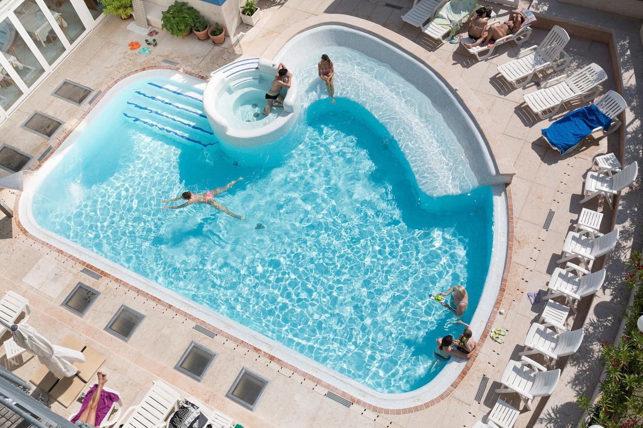 Superior Zimmer mit Poolblick.