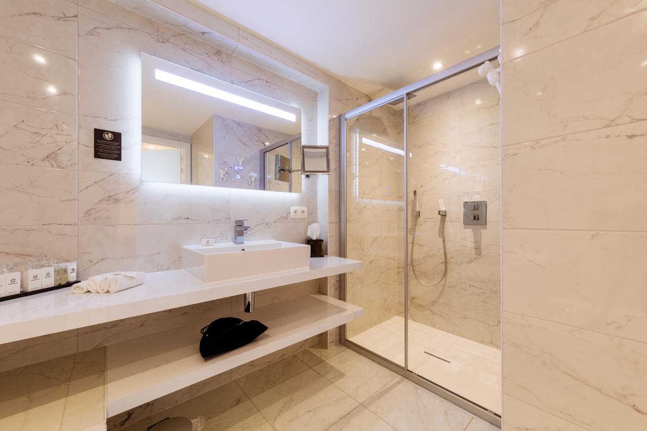 Junior Suite Two Queen Beds Sea View