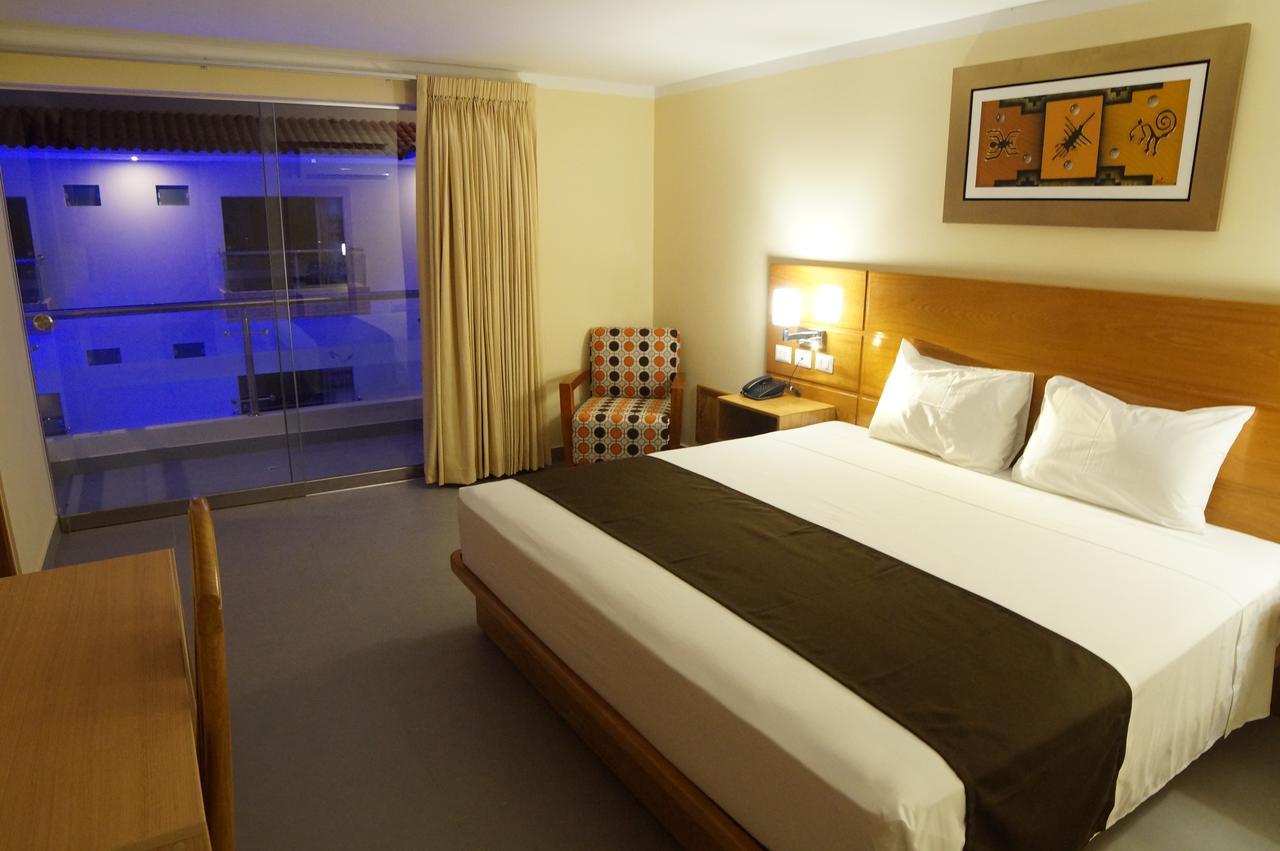 Deluxe Room (2 Adults + 1 Child)