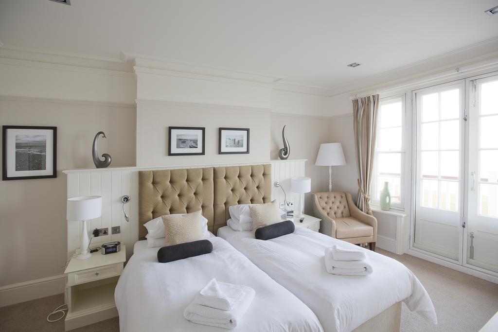 Superior Twin Room with Balcony & Sea View