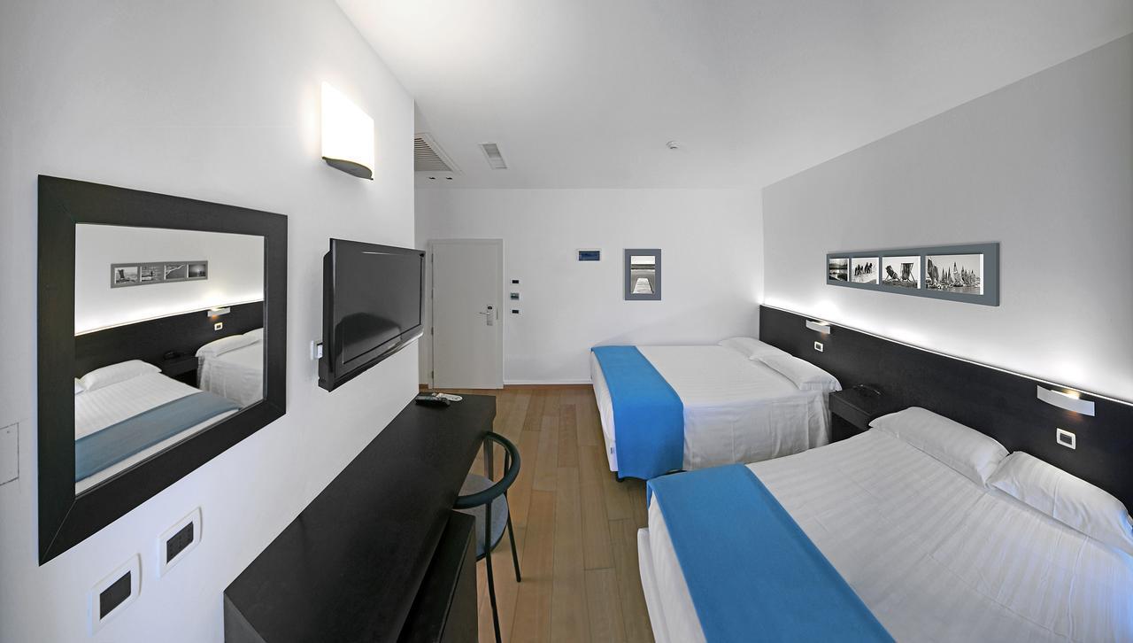 King Room with Two King Beds