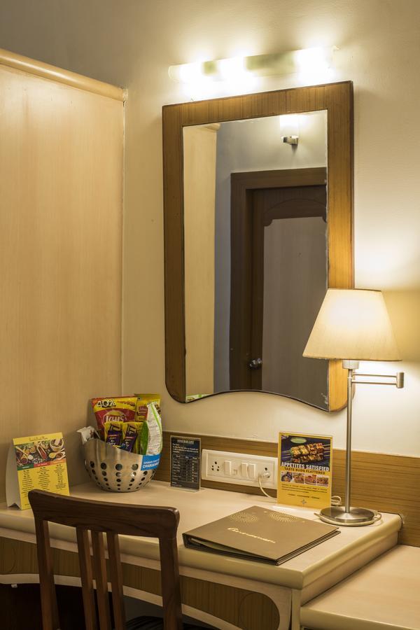 Deluxe Double or Twin Bed
