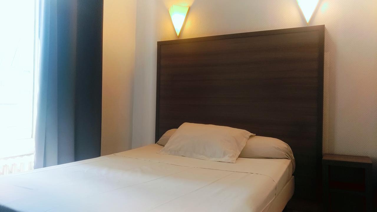 Standard Single Room with Shared Bathroom