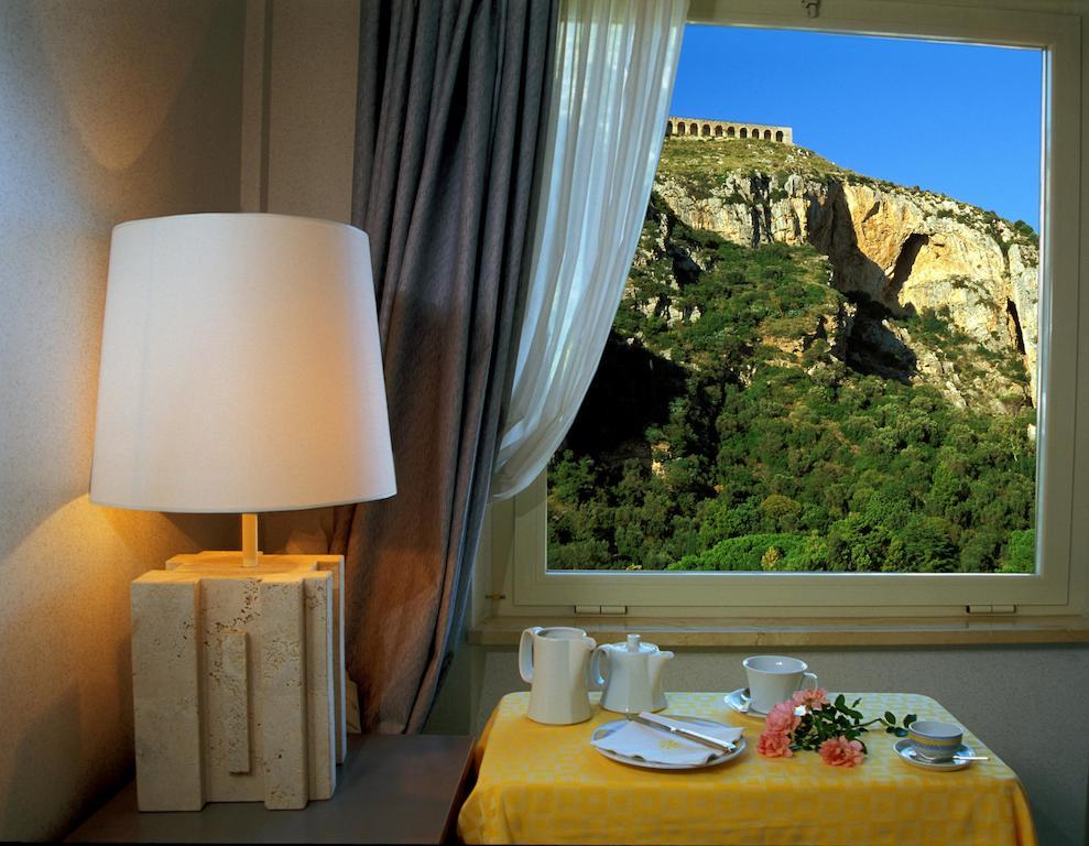 Double or Twin Room with Sea and Temple View