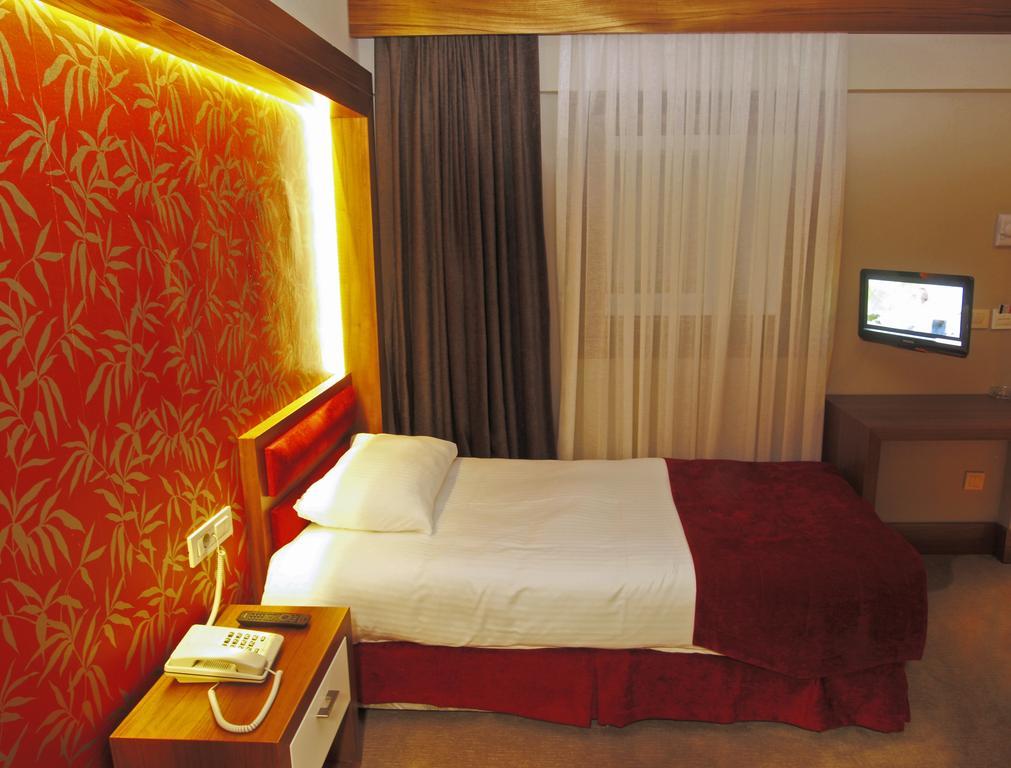 Single Room,685962990:JPEG