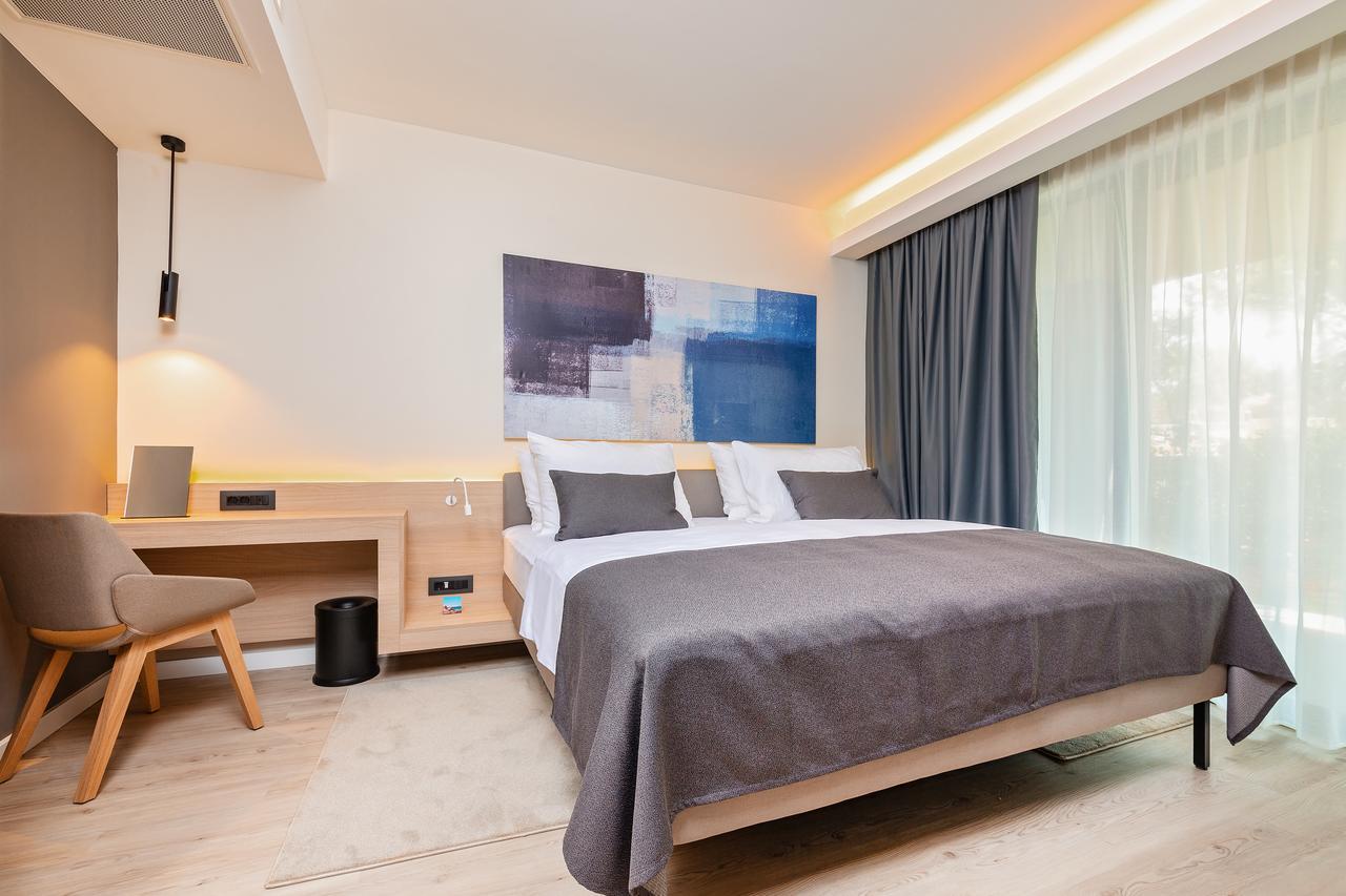 Premium Suite with Terrace - Park Side