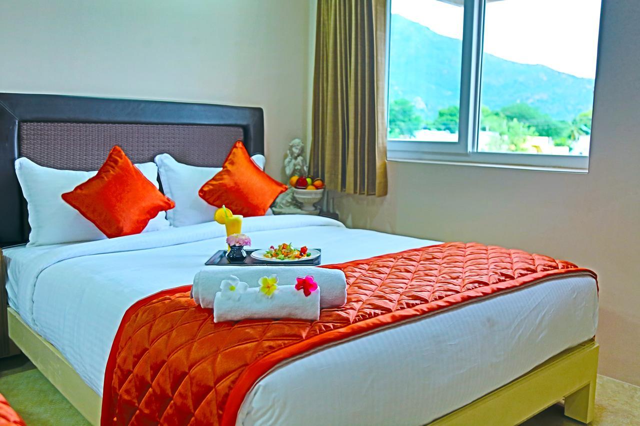 Deluxe Double Room with Mountain View Balcony