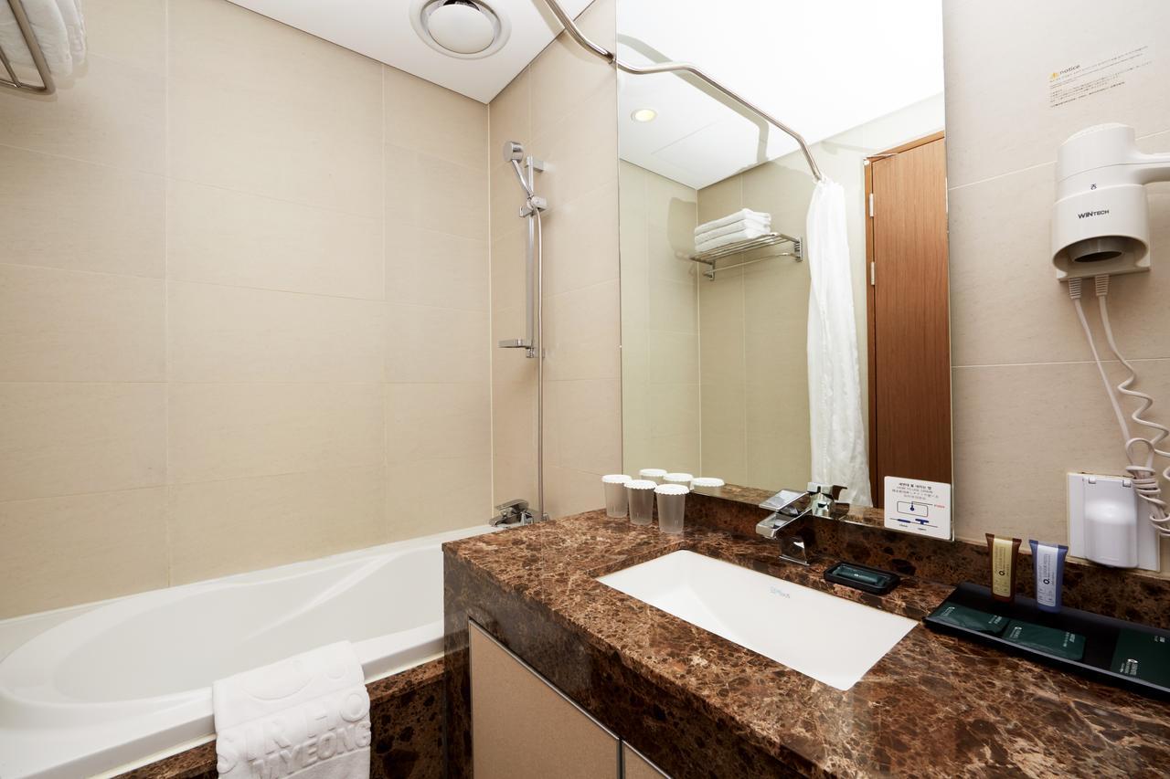 Triple Room,832176032:JPEG