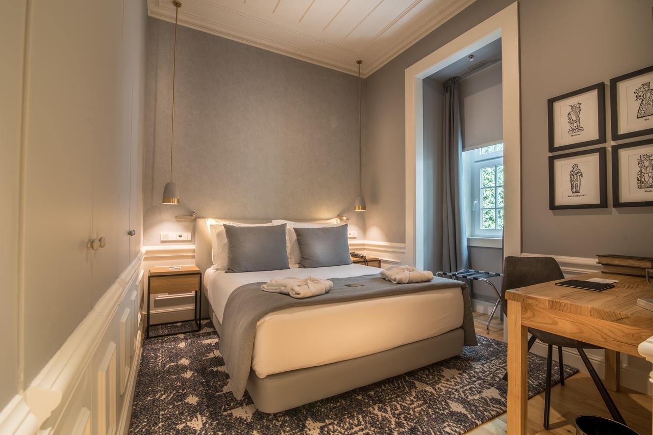 Family Room with City View,670184634:JPEG