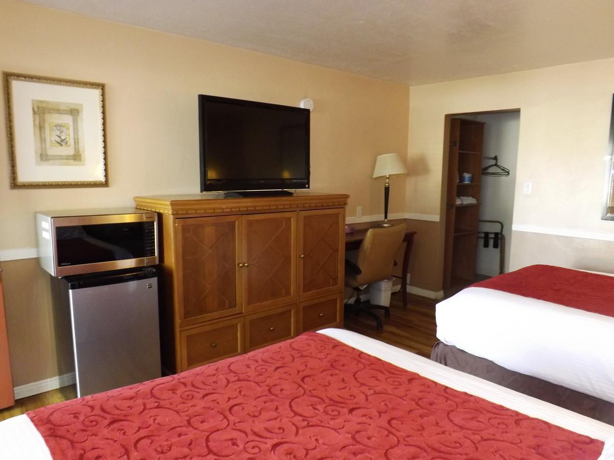 Pet Friendly with 2 Queen Beds