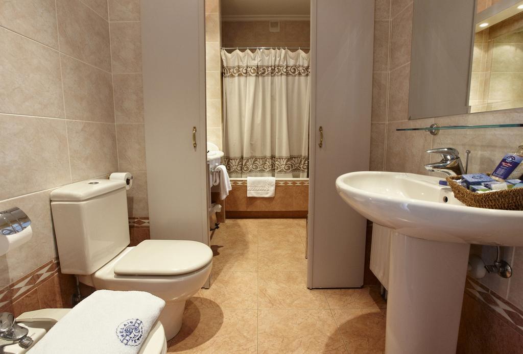 Triple Room with Spa Access