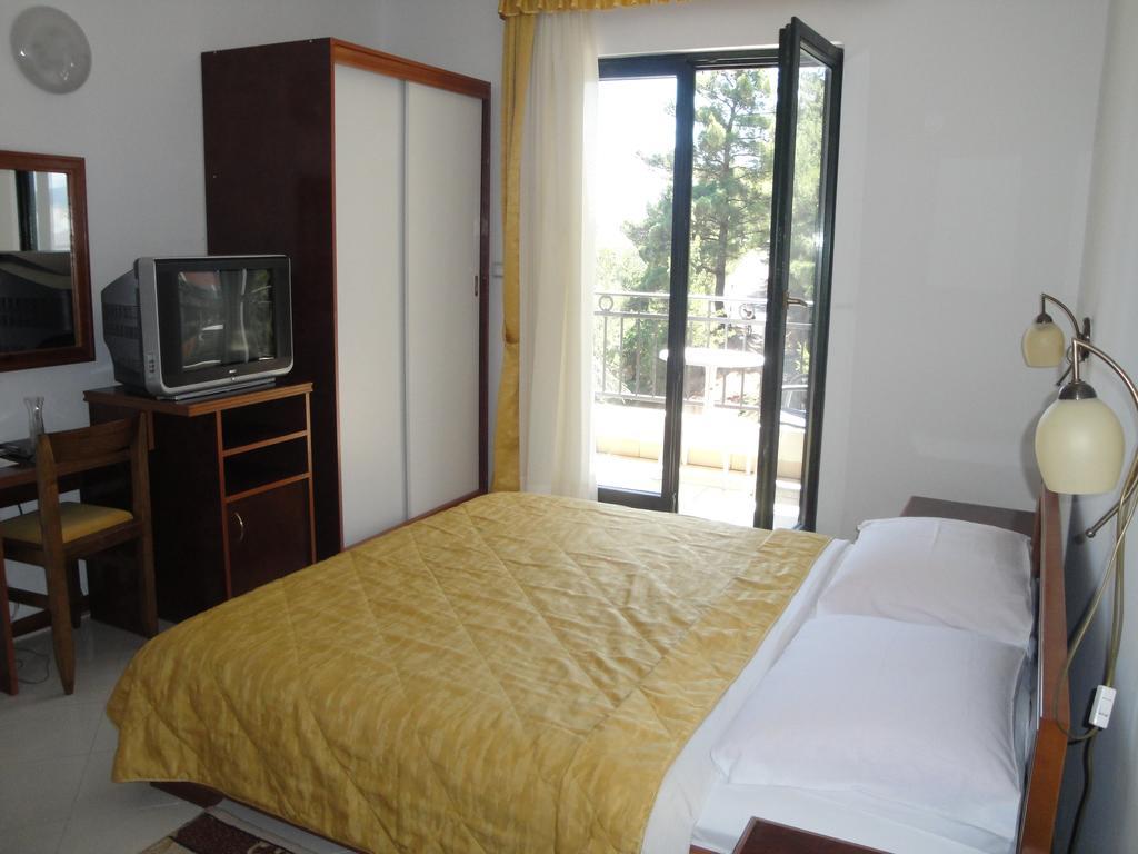 Double Room with Balcony (2 Adults + 1 Child)