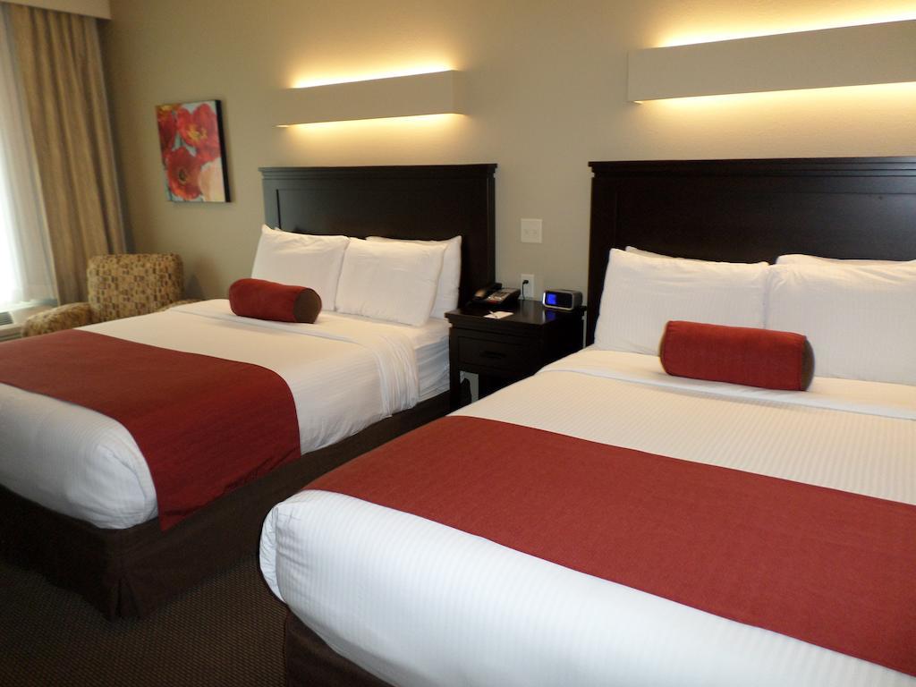 Deluxe Queen Room with Two Queen Beds