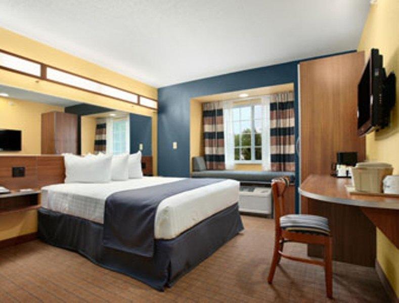 Queen Room - Non-Smoking