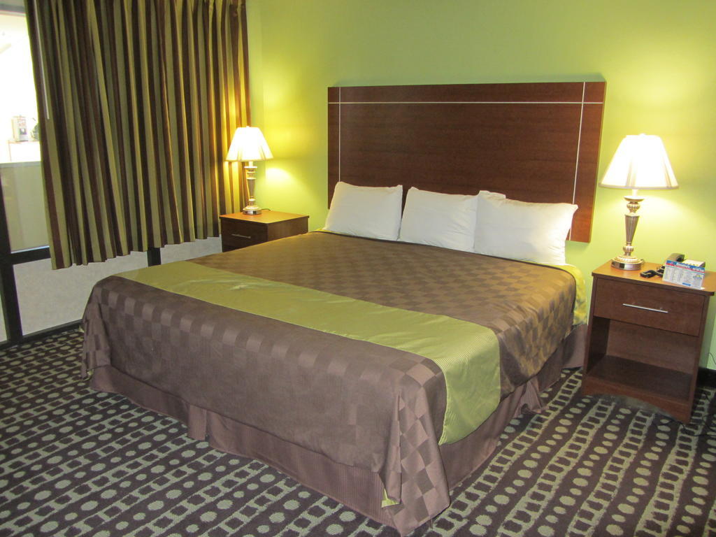 King Room - Non-Smoking