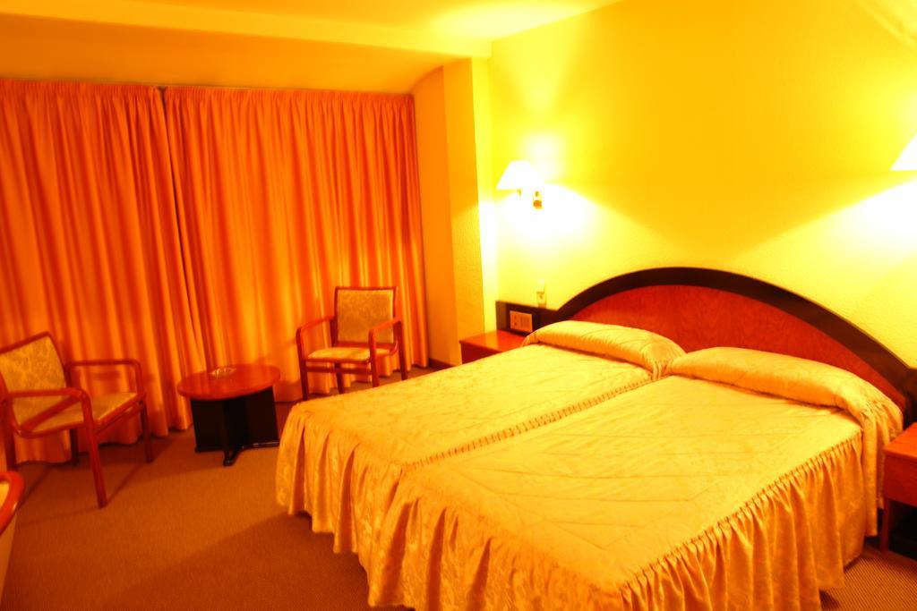 Large Single Room,109338201:JPEG