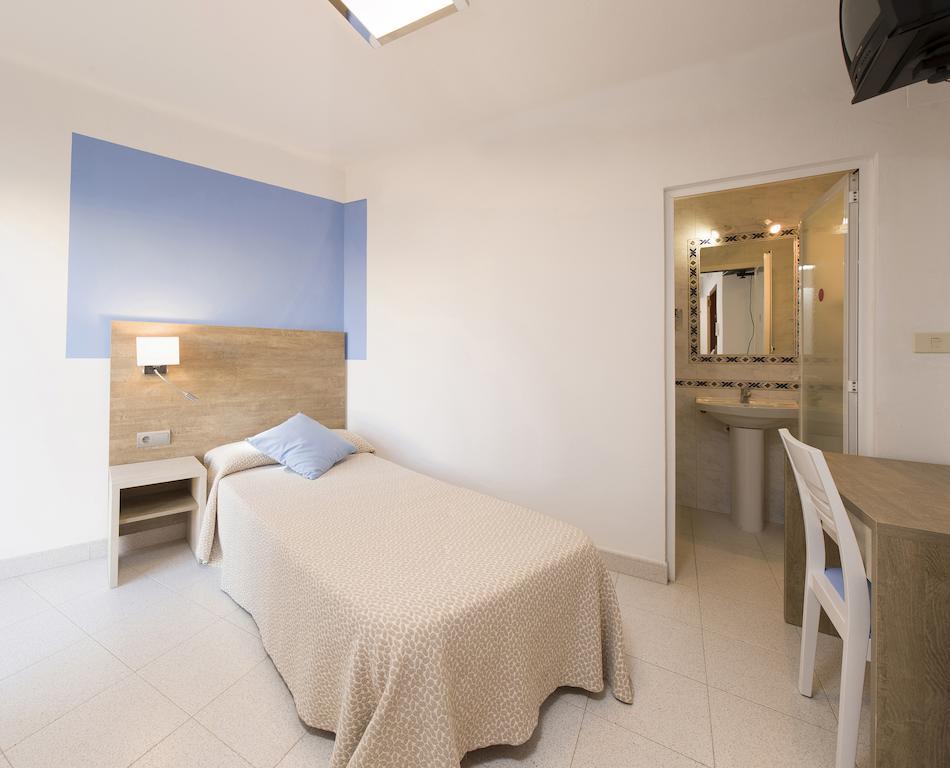 Single Room,683351031:JPEG