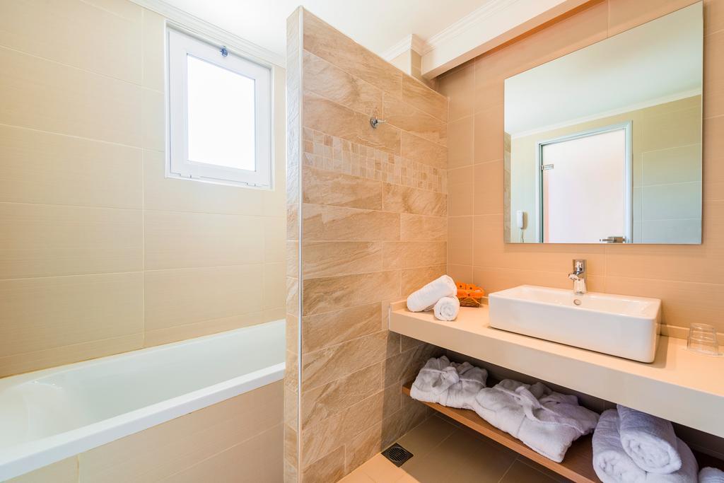 One-Bedroom Suite (3 Adults)
