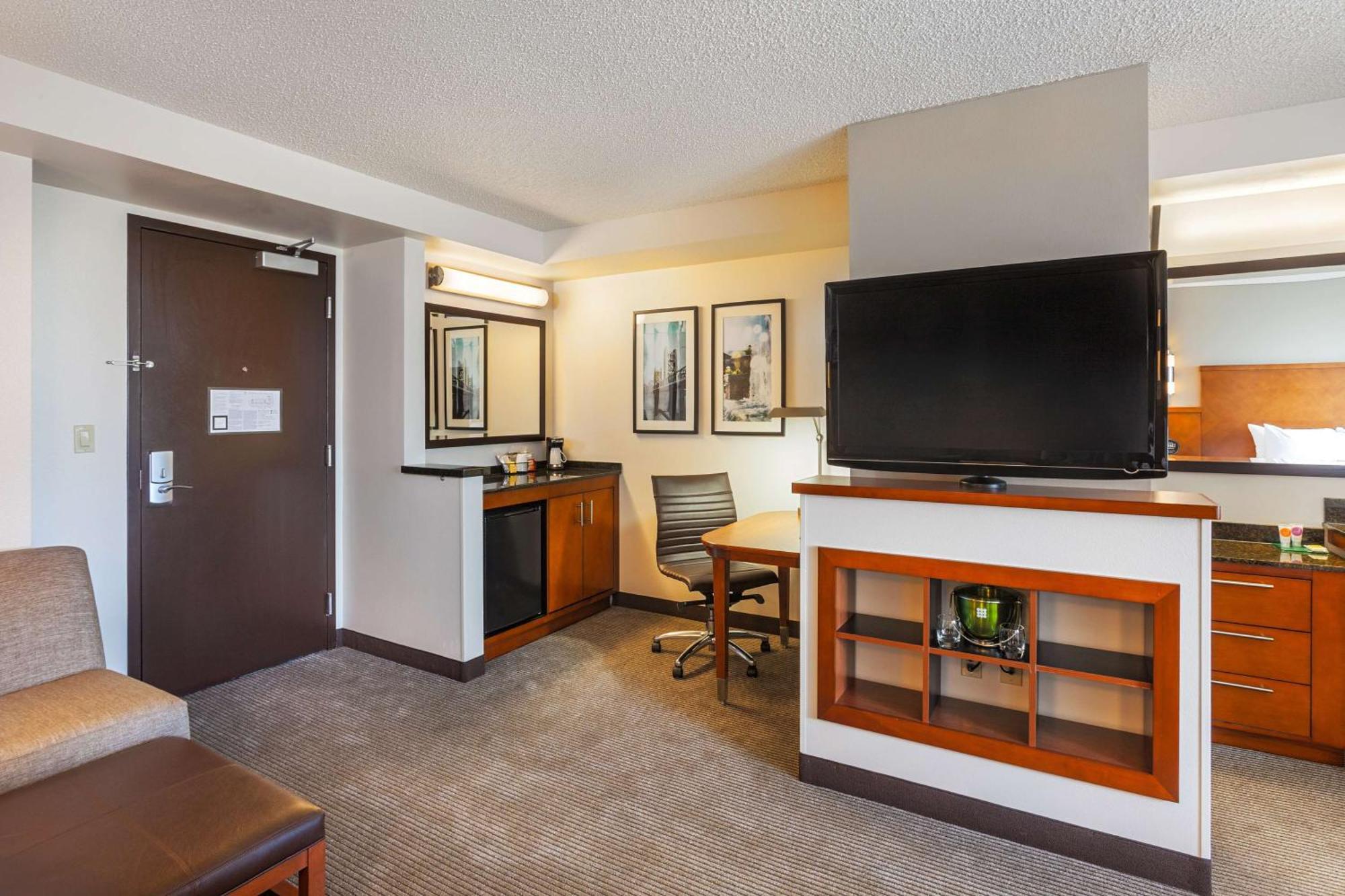 Queen Room with Two Queen Beds and Roll-In Shower - Disability Access